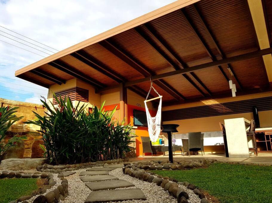 Elegant Villa In La Fortuna With Spacious Backyard Plus Very Private Pool & Parking Exteriér fotografie
