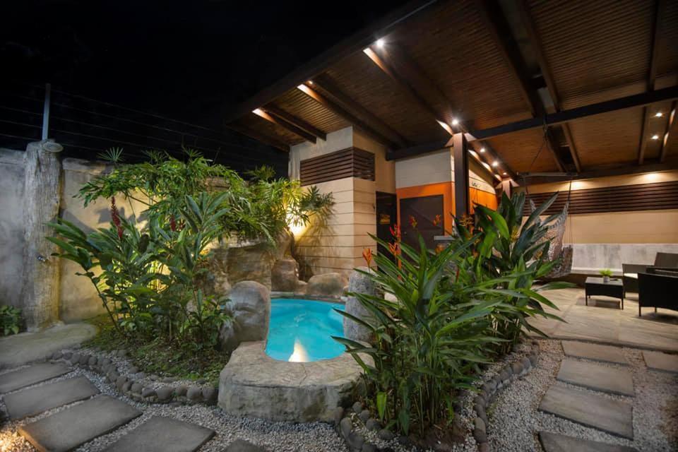 Elegant Villa In La Fortuna With Spacious Backyard Plus Very Private Pool & Parking Exteriér fotografie