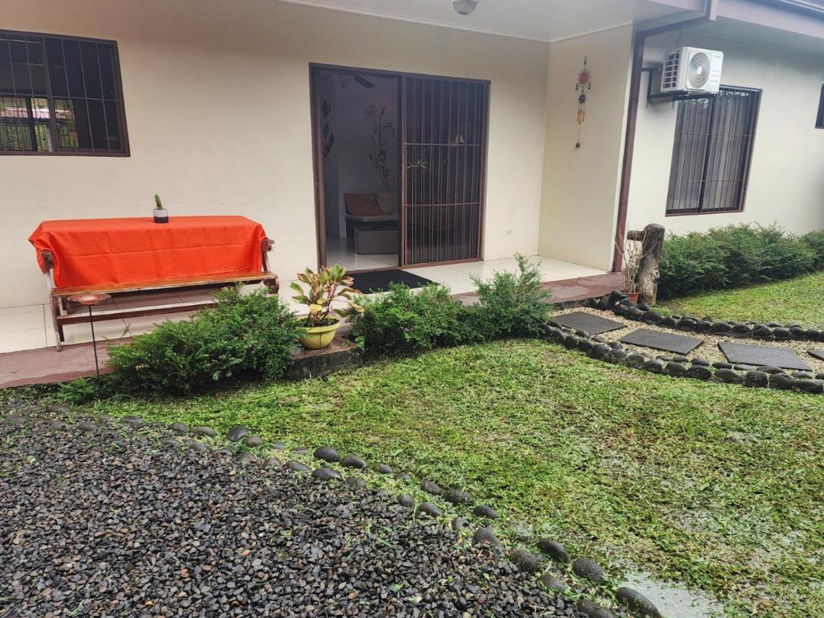 Elegant Villa In La Fortuna With Spacious Backyard Plus Very Private Pool & Parking Exteriér fotografie